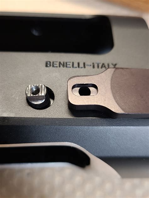 And, to help you out in cold weather, the SBE3 features a new oversized bolt handle, oversized bolt release, and enlarged load port make for easier operation with cold hands or when wearing gloves. . Benelli sbe3 oversized bolt release